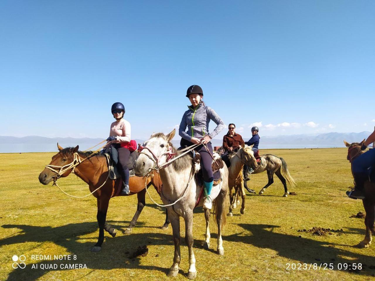 Zalkar Yurt Camp Hotel Song-Kul Eksteriør billede