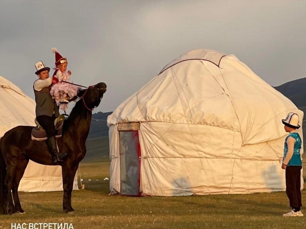 Zalkar Yurt Camp Hotel Song-Kul Eksteriør billede