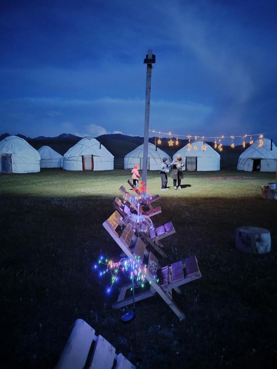 Zalkar Yurt Camp Hotel Song-Kul Eksteriør billede